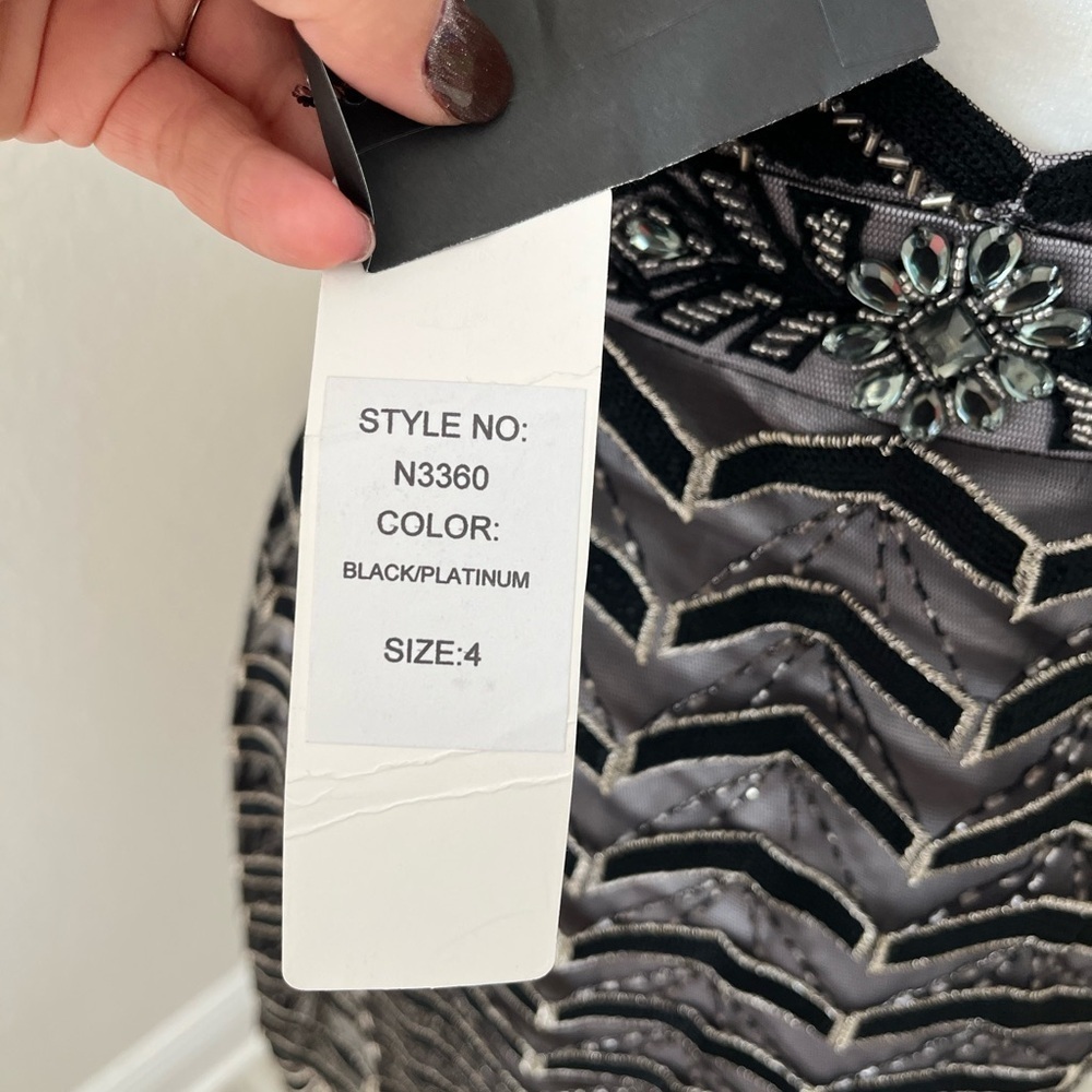 Y2K SUE WONG EMBELLISHED SLEEVELESS V-NECK BLACK /PLATINUM sz 4 - Picture 7 of 9